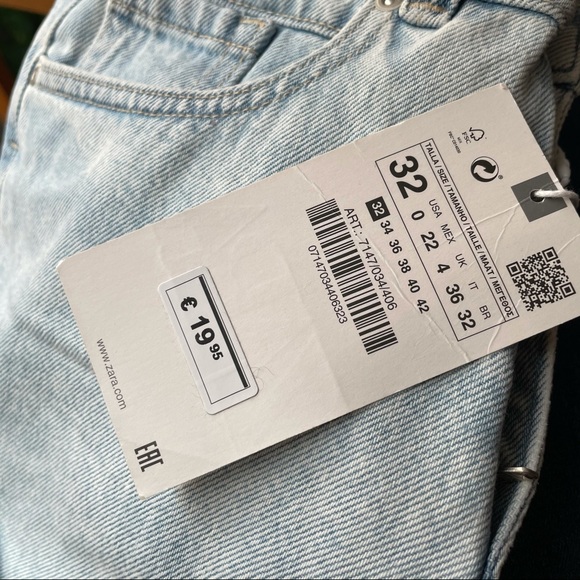 SOLD 🥳 - Picture 2 of 4